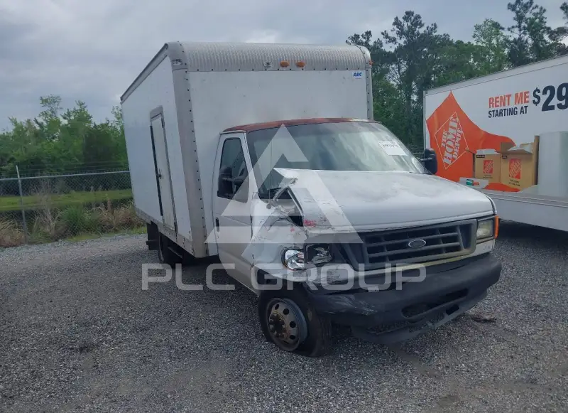 2004 Ford E-350 фото