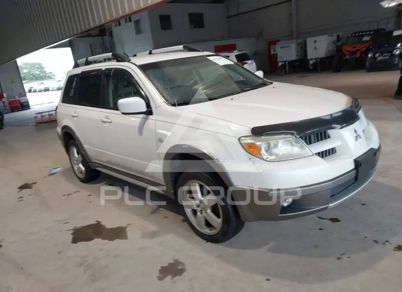 2005 Mitsubishi OUTLANDER photo