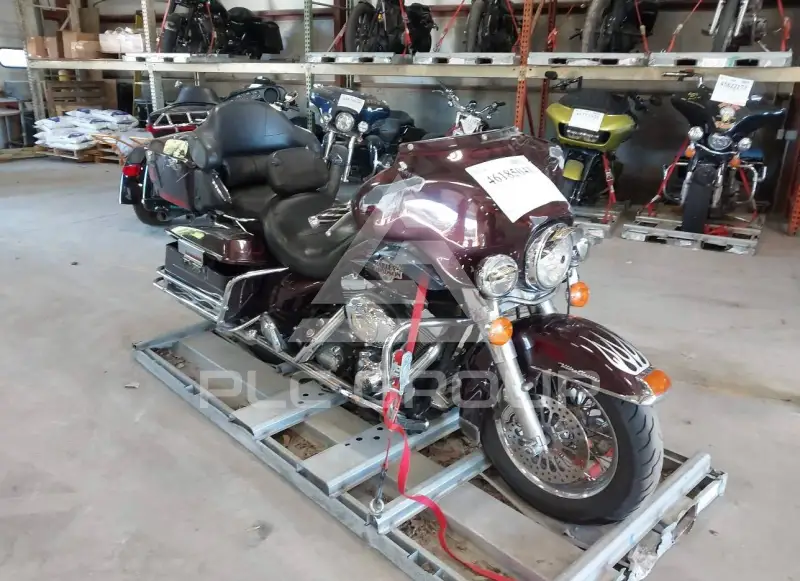 2005 Harley-Davidson FLHTCU photo