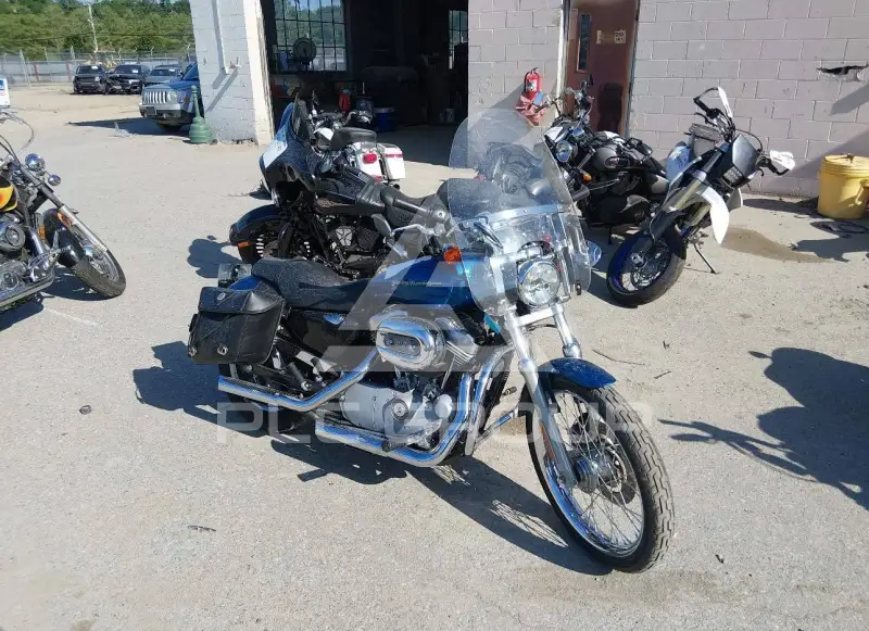 2005 Harley-Davidson XL883 photo