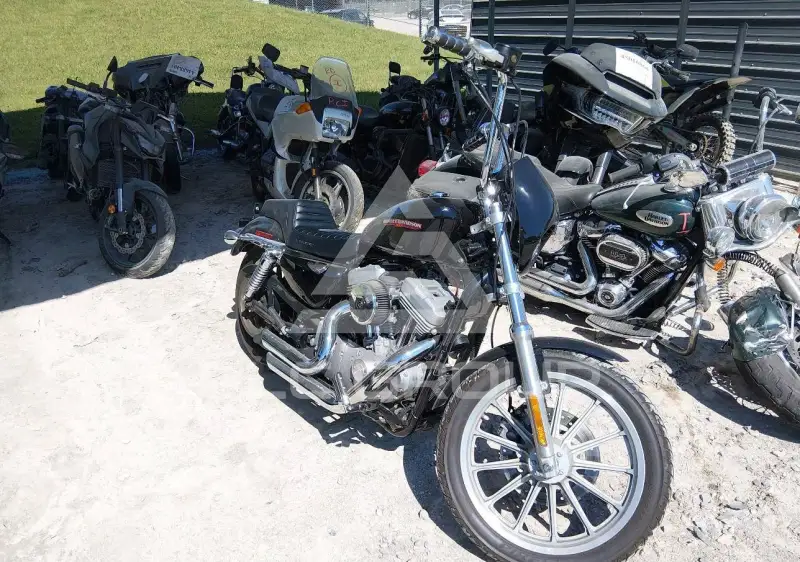 2005 Harley-Davidson XL883 фото