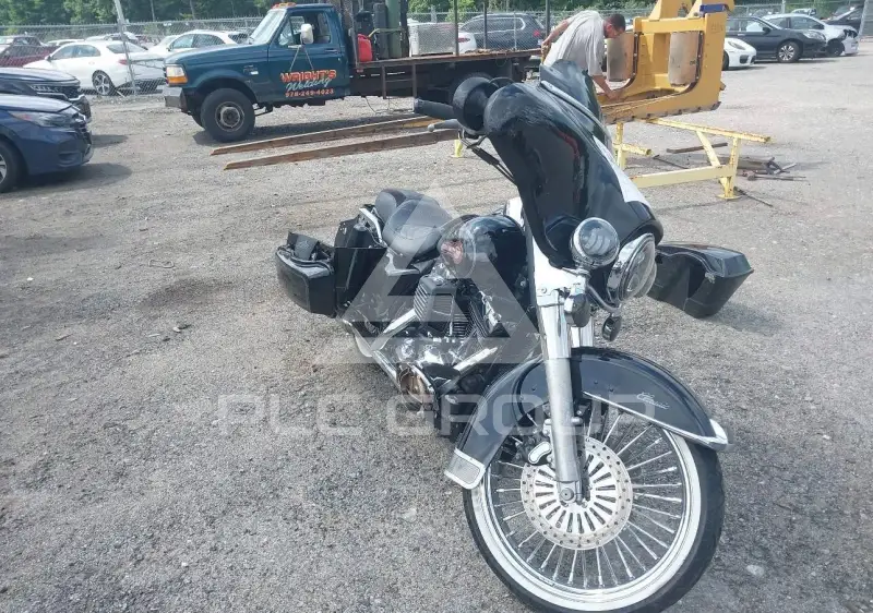 2005 Harley-Davidson FLHTC фото
