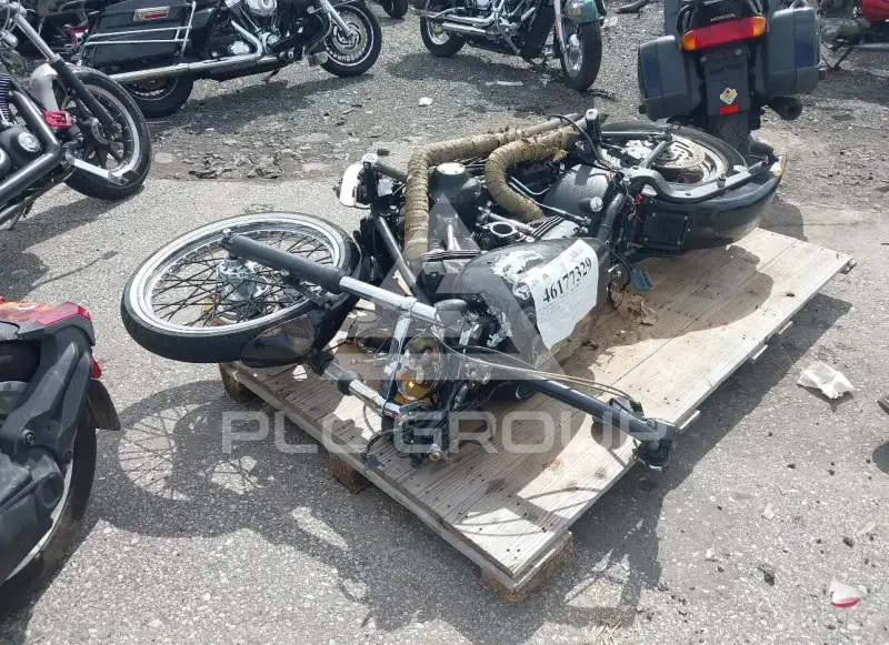 2005 Harley-Davidson FXSTB photo