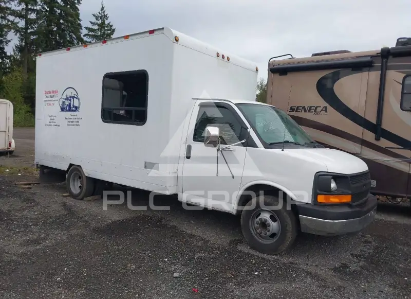 2005 Chevrolet Express photo