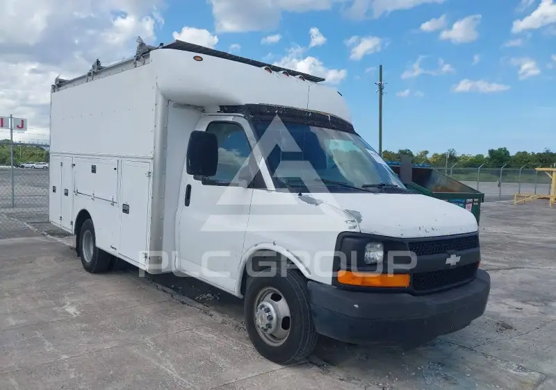 2005 Chevrolet Express photo