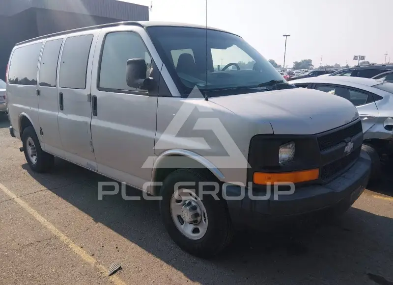 2005 Chevrolet Express photo