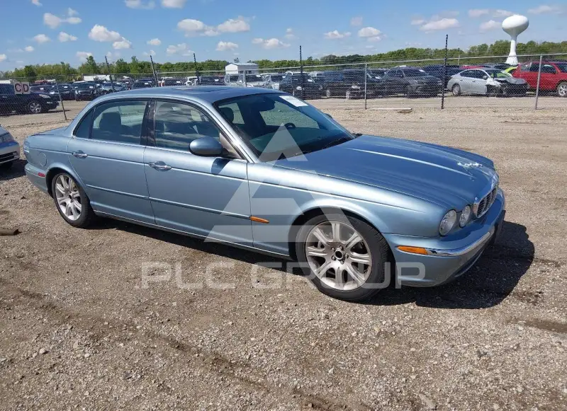 2005 Jaguar XJ photo