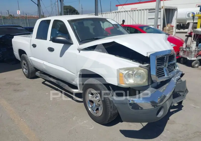 2005 Dodge DAKOTA photo