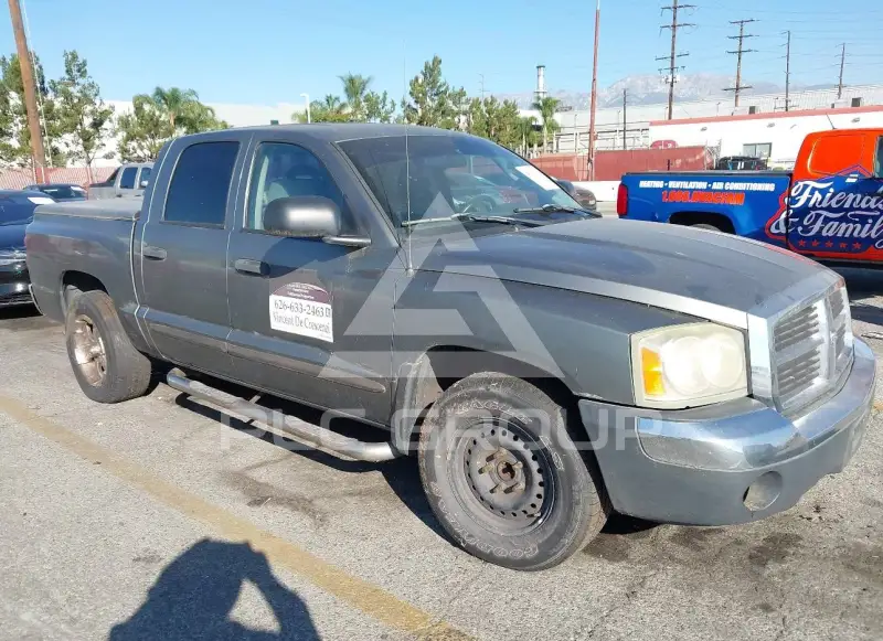 2005 Dodge DAKOTA photo