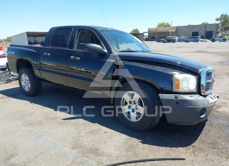 2005 Dodge DAKOTA photo