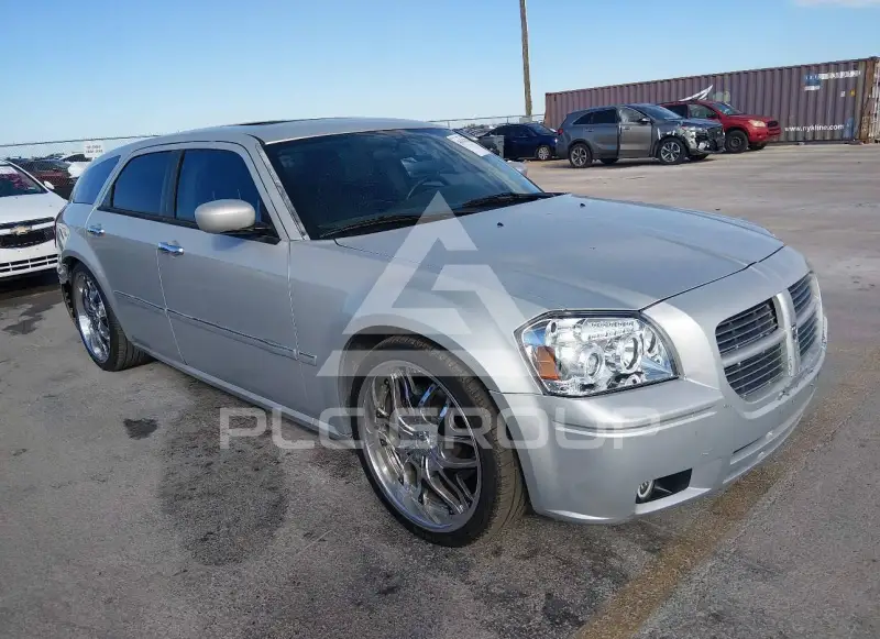 2005 Dodge MAGNUM photo