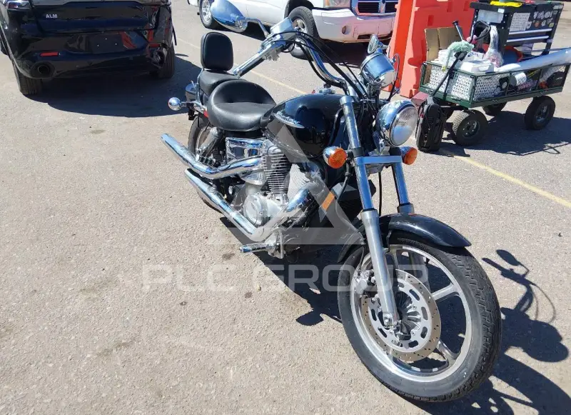 2005 Honda VT1100 фото