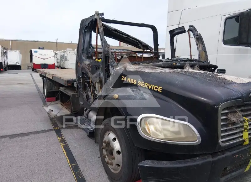 2005 Freightliner  photo