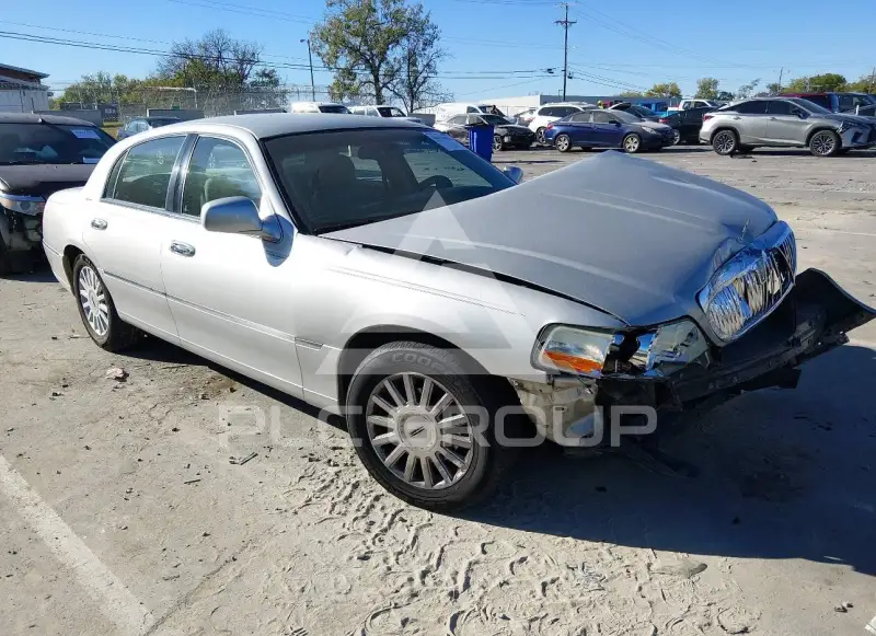 2005 Lincoln Town фото