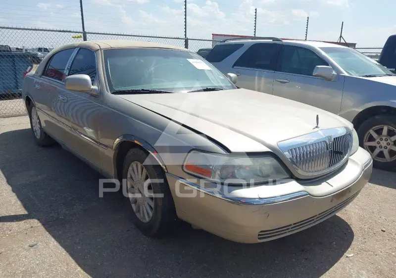 2005 Lincoln Town фото