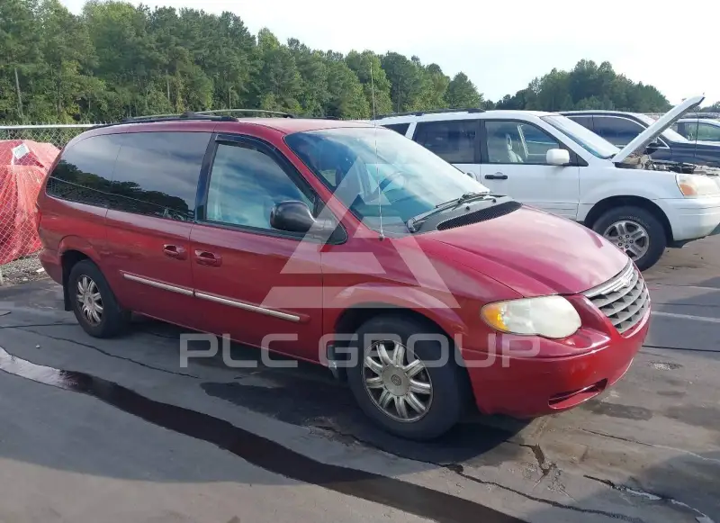 2005 Chrysler TOWN & COUNTRY photo