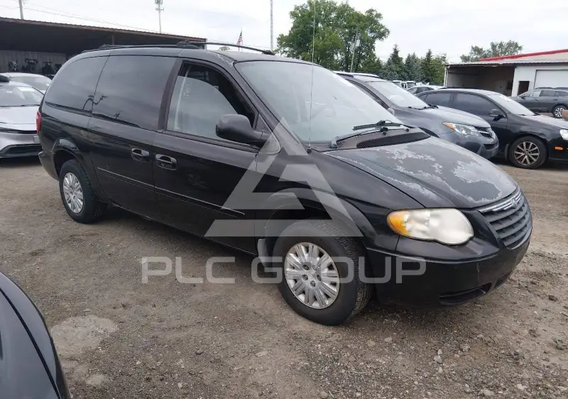 2005 Chrysler TOWN & COUNTRY photo
