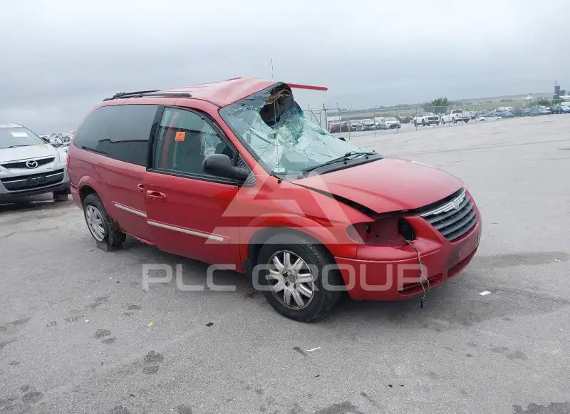 2005 Chrysler TOWN & COUNTRY photo
