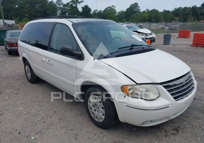 2005 Chrysler TOWN & COUNTRY photo