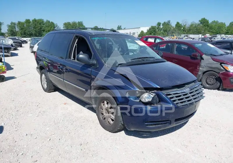 2005 Chrysler TOWN & COUNTRY фото