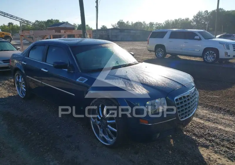 2005 Chrysler 300 photo