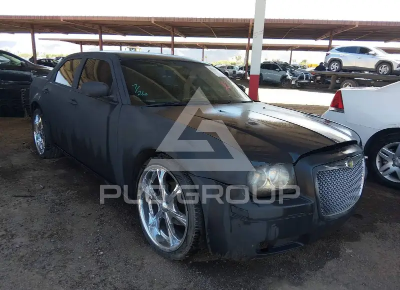 2005 Chrysler 300 photo