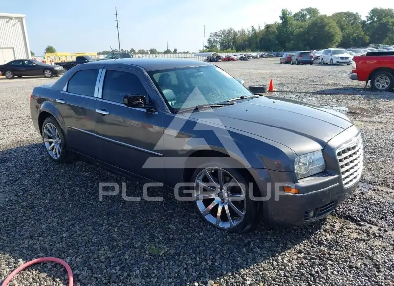 2005 Chrysler 300 photo