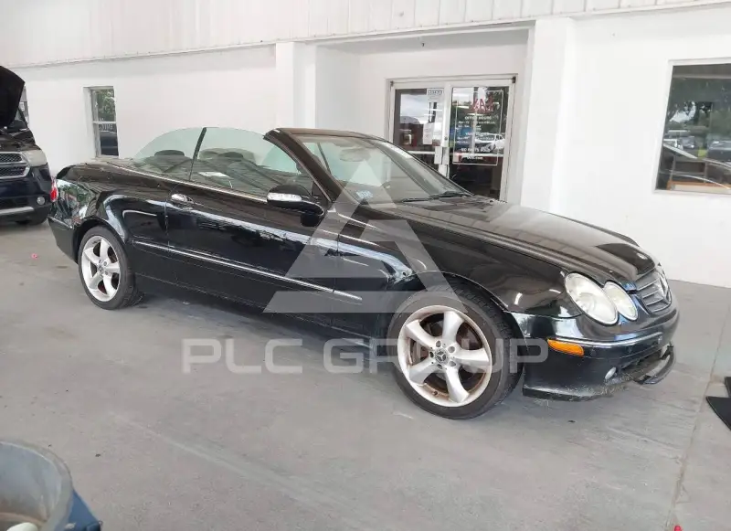2005 Mercedes Benz CLK 320 photo