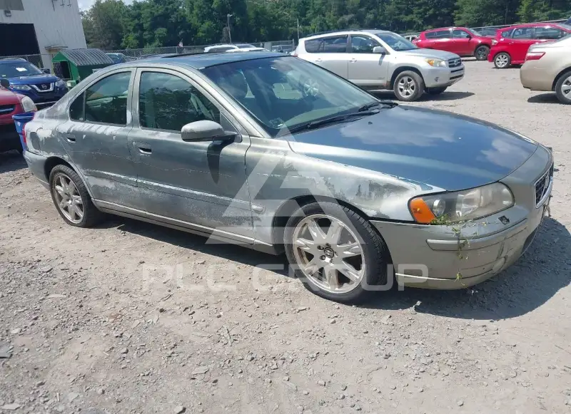 2005 Volvo S60 photo