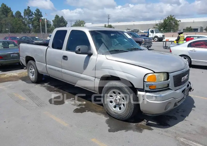 2005 GMC Sierra photo