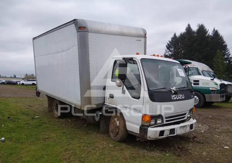 2005 Isuzu NPR фото