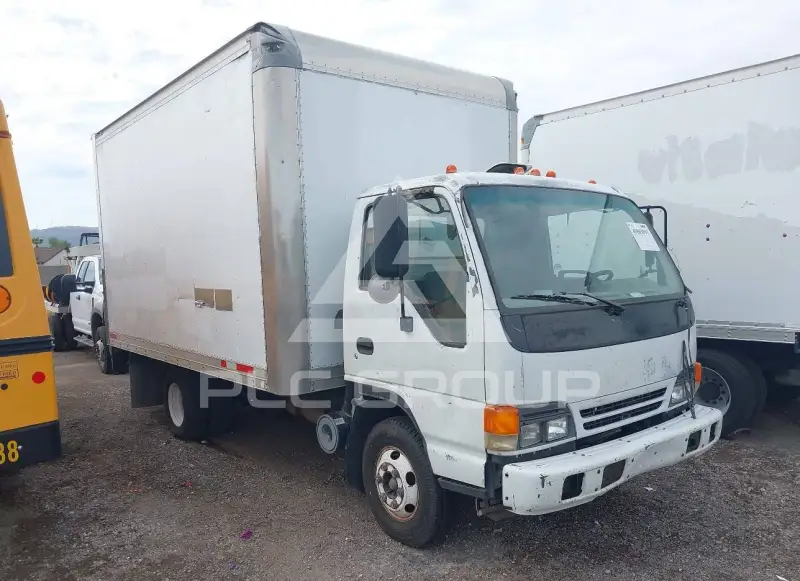 2005 Isuzu NPR photo