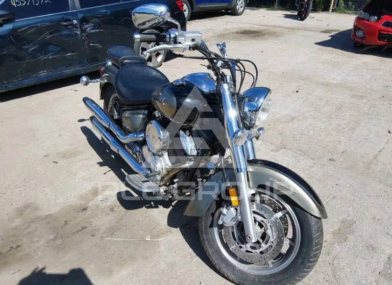 2005 Yamaha XVS1100 фото