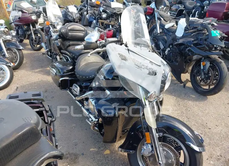 2005 Yamaha XVZ photo