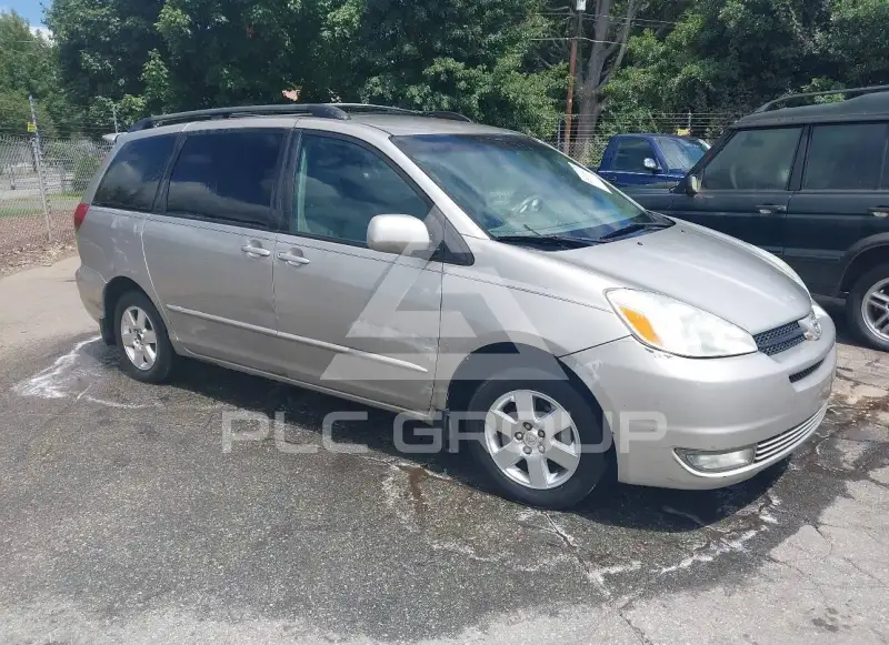 2005 Toyota SIENNA photo