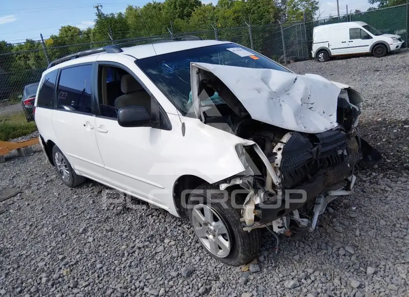 2005 Toyota SIENNA photo