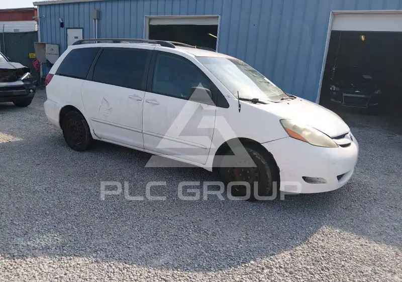 2005 Toyota SIENNA photo