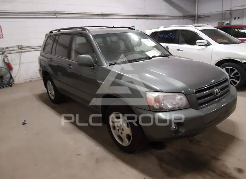 2005 Toyota Highlander photo