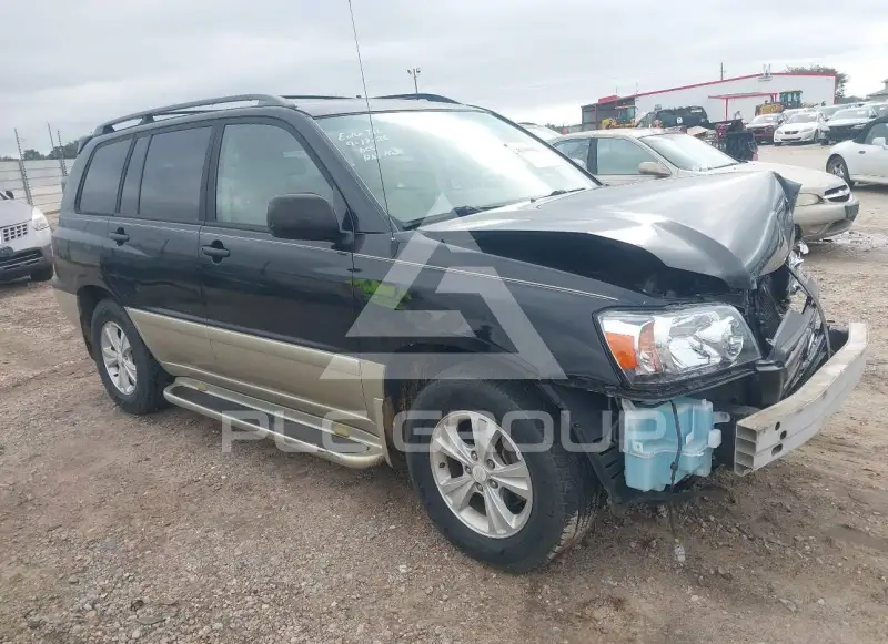 2005 Toyota Highlander photo