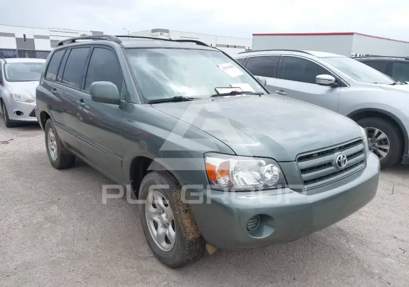 2005 Toyota Highlander photo