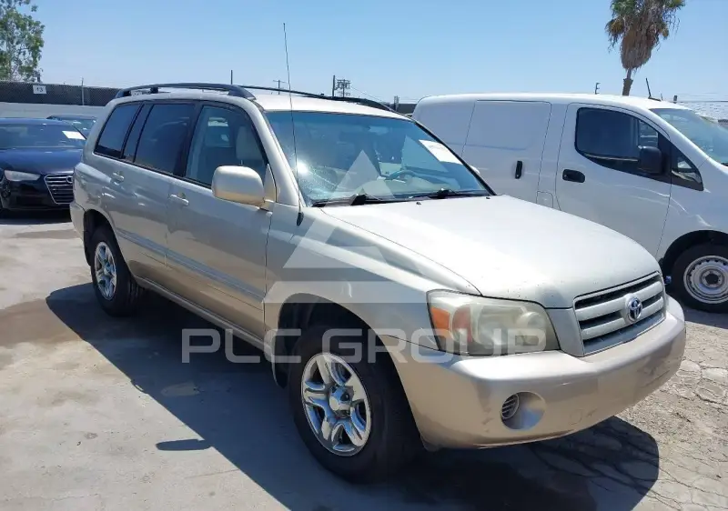 2005 Toyota Highlander photo
