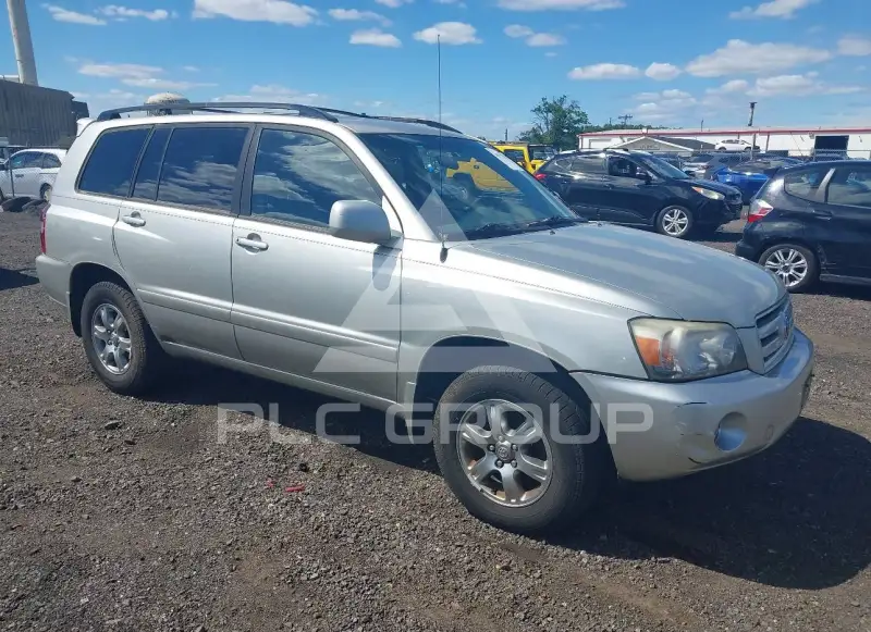 2005 Toyota Highlander photo