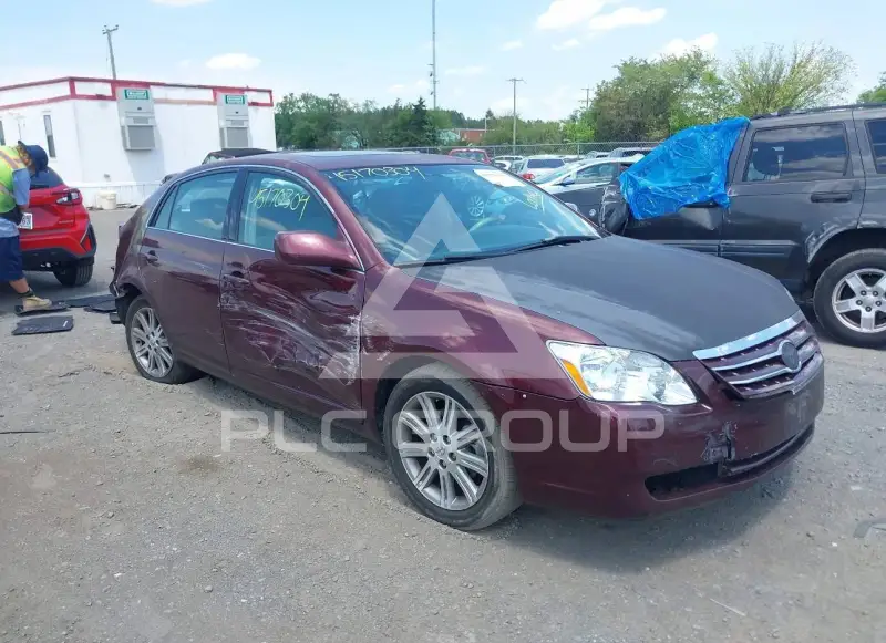 2005 Toyota AVALON photo