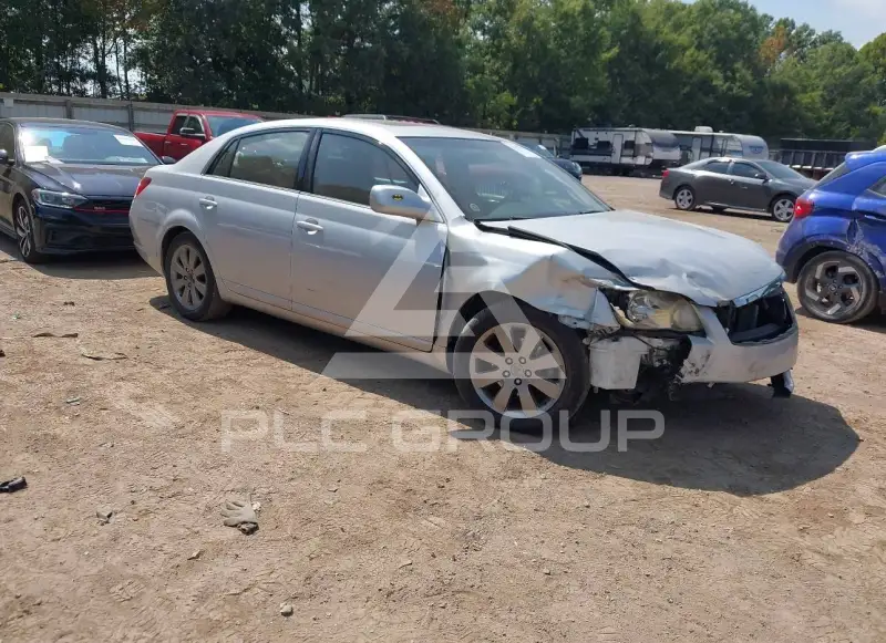 2005 Toyota AVALON photo