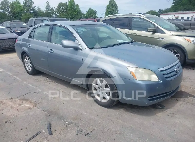 2005 Toyota AVALON фото