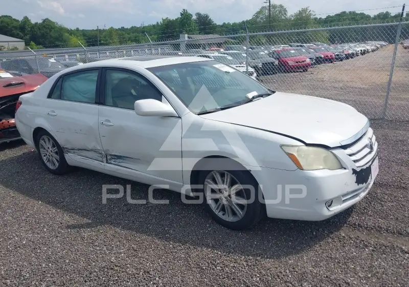 2005 Toyota AVALON photo