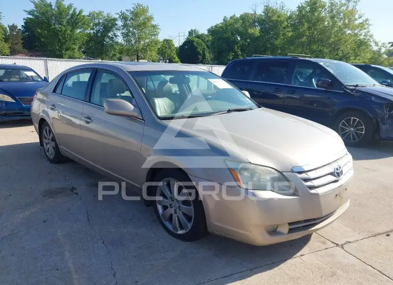 2005 Toyota AVALON фото