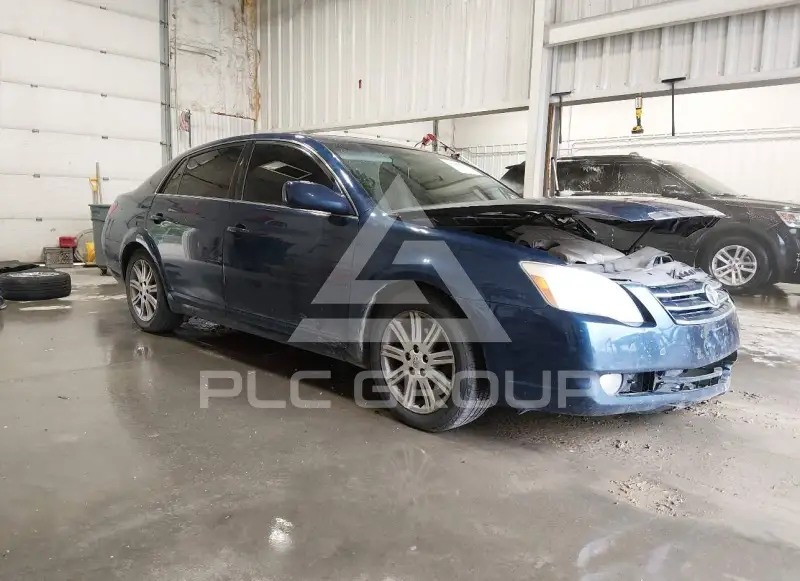 2005 Toyota AVALON фото