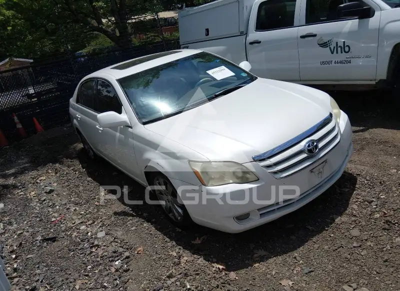 2005 Toyota AVALON photo