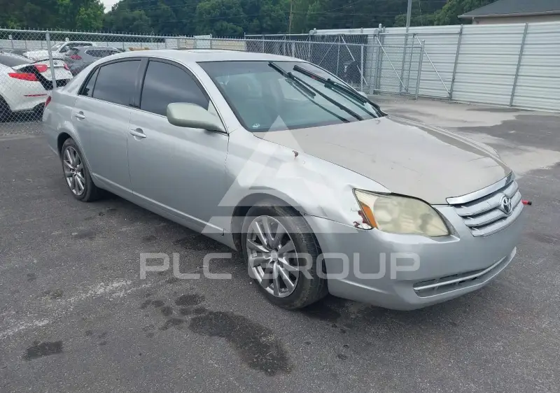 2005 Toyota AVALON photo